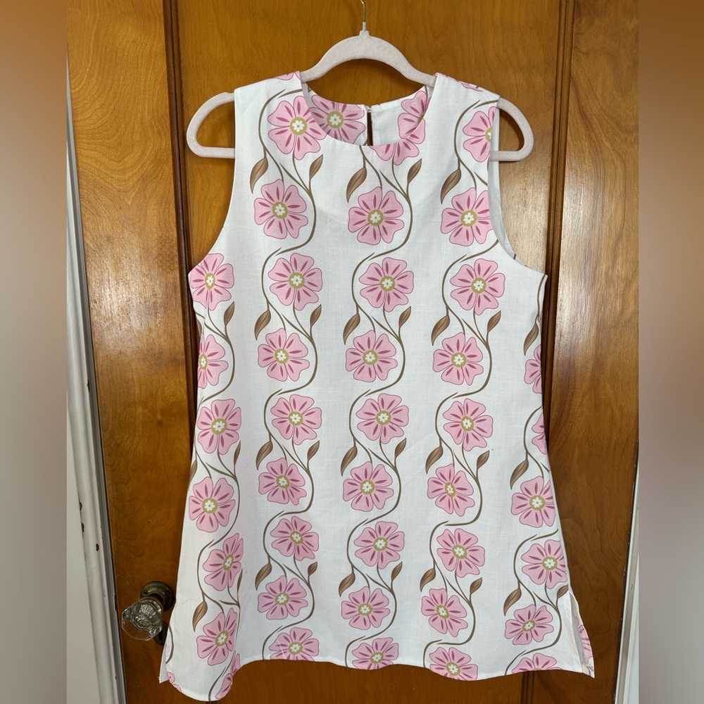 Vintage Floral Sleeveless Dress with Pink and Brown Pattern